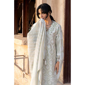 DN-52033 Conjunto de traje de tela de algodón bordado Schiffli de 3 piezas con dupatta de encaje, incluye características de estampado de laca bordado - Product Image 3