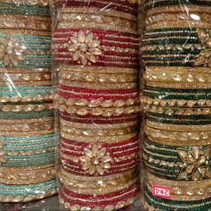 Brazaletes de diseño Kundan Latkan, joyería de trabajo de piedra a la moda para looks tradicionales informales, el mejor precio disponible - Product Image 1