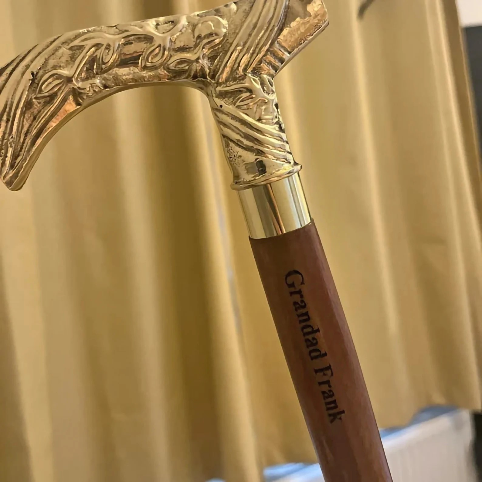 สีน้ำตาล