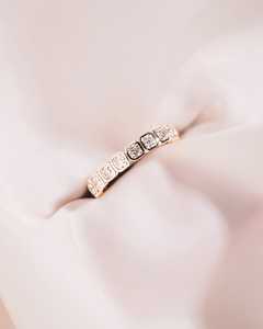 La mayoría de las ventas Modern Eternity Moissanite Diamond Ring con ajuste de bisel protector para el lujo diario disponible al mejor precio - Product Image 3