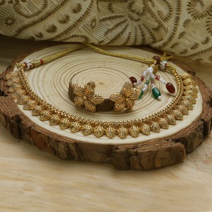 Conjunto de collar de joyería de latón antiguo hecho a mano para uso nupcial indio y ocasiones especiales disponibles para la venta de la India - Product Image 2