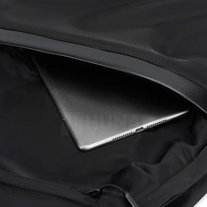 กระเป๋าเป้สะพายหลังกันขโมยแบบกำหนดเองได้ ลายทาง ผ้าโพลีเอสเตอร์ สำหรับใส่แล็ปท็อป เหมาะสำหรับธุรกิจและออกกำลังกาย พร้อมคุณสมบัติกันน้ำและความจุขนาดใหญ่ - Product Image 4