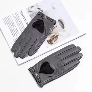 Gants de course automobile personnalisés avec adhérence améliorée Gants de conduite de sport automobile non ignifuges pour la course automobile Gants en cuir chauds - Product Image 1