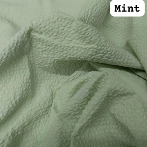 Le tissu Seersucker en coton doux au toucher garantit un confort quotidien Le tissu Seersucker est élégant, respirant et polyvalent en toutes saisons - Product Image 5