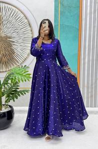 NUEVO LANZAMIENTO DE KURTA PENT DE DISEÑADOR CON DUPATTA, TELA DE ALGODÓN MUL PURO CON TRABAJO DE BORDADO PARA FIESTAS Y OPORTUNIDADES CASUALES - Product Image 5