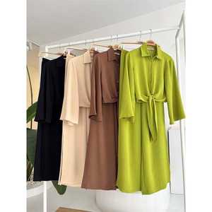 Conjunto de Traje para Mujer Ayrobin 10179, Camisa con Lazos y Pantalones con Abertura, Elegante y con Estilo - Product Image 2