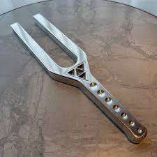 Diapasón de Precisión de 639 Hz |   Con martillo |   Para Terapia y Sanación con Sonido - Product Image 3