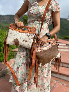 Nouveaux vrais sacs à franges en cuir de fourrure de vachette usinés à la main sacs à bandoulière en cuir usiné couleur occidentale élégants sacs latéraux à poignée supérieure idéaux - Product Image 3