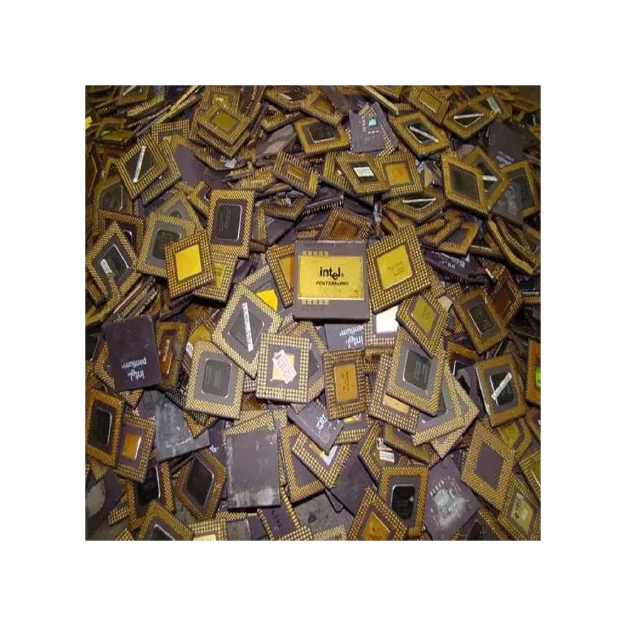 Ferraille de CPU en céramique avec broches dorées // Ferraille de processeurs/Céramique Intel Pentium Pro au prix de gros