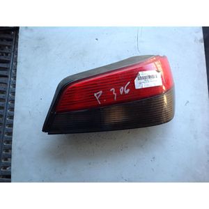 ไฟท้ายขวา PEUGEOT 306 Saloon รุ่นที่ 2 (97>99) - Product Image 1