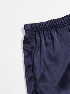 Short en maille à séchage rapide et compression personnalisé pour hommes, vêtements de sport adaptés à l'entraînement, fitness et sport, en polyester et nylon. - Product Image 3