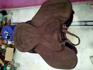 Sillín sin árboles Freemax para montar a caballo, sillín de doma de alta calidad disponible a precio mayorista, exportación desde India - Product Image 4