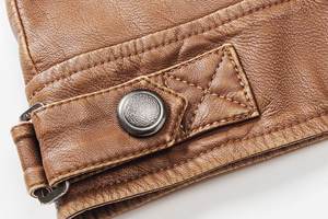 Nueva chaqueta de cuero blanco de alta moda para hombre con detalles acanalados Forro interior duradero Característica impermeable para el invierno - Product Image 6