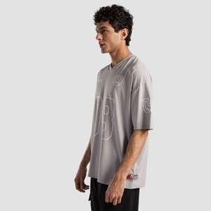 Maillot de sport 08 (gris) 100 % polyester respirant et ajusté, tissu tricoté de 200 grammes, long avec motif logo imprimé - Product Image 4