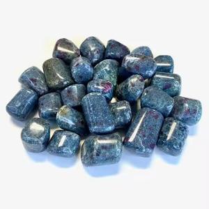 Rubíes Naturales a Granel en Cianita, Piedras Rodadas Talladas, Cristal Curativo de 20-30mm para Joyería, Reiki y Meditación, Venta al por Mayor - Product Image 4