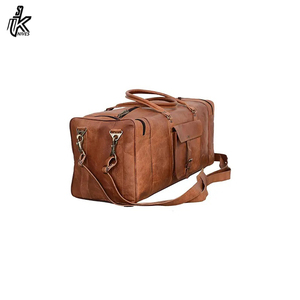 Sac de voyage imperméable de qualité supérieure en cuir véritable, taille cabine, unisexe, en vente - Product Image 2