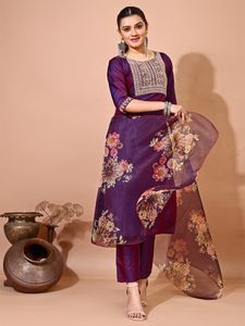 Ropa tradicional india Nuevo diseñador Tafetán Seda Zari Bordado Top y pantalón con Organza Floral Impreso Dupatta Set - Product Image 4
