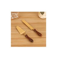 Juego de cuchillo y servidor de pastel de acero inoxidable de oro real con mango de diseñador de fregona y en relieve completo herramientas de pastel baratas reales
