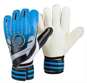 Gants de gardien de but légers de nouveau style à des fins de match et d'entraînement Design et logo personnalisés - Product Image 1