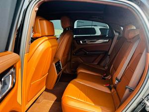 Usato 2023 P ORS CHE CA YE NNE platino EDITION 3.0L biturbo V6 motore benzina 434HP cambio automatico 5 posti - Product Image 2