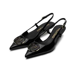 Escarpins slingback en cuir verni à talon chaton V-Logo avec bout pointu, noirs - Product Image 2