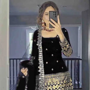 ชุดสلوار คามีซสำหรับงานปาร์ตี้ พร้อมผ้าคลุมไหล่แฟนซีและงานปักลาย สไตล์โมเดิร์น ผ้าจอร์เจตต์เทียม แห้งเร็ว ทรงปกติ ใส่ได้ทุกฤดู - Product Image 1