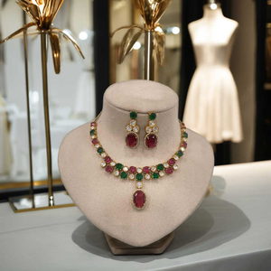 Ensemble collier et boucles d'oreilles de mariée à motif floral de luxe en laiton et cuivre en forme d'opale Style religieux chaîne classique cadeaux de mariage - Product Image 1