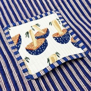 Sac fourre-tout en coton imprimé champignon bleu élégant sac à bandoulière matelassé écologique avec fermeture à glissière et bloc imprimé pour voyage - Product Image 4