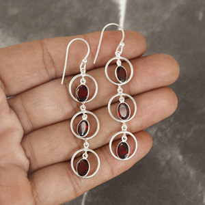 Classique élégant grenat pierres précieuses boucles d'oreilles pendantes trois pierres conception parfait bijoux de mariée cadeau pour elle - Product Image 4