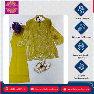 Ropa de Mujer India y Pakistaní de Primera Calidad para Ocasiones Especiales, Vestido de Novia con Bordado de Lentejuelas de Diseñador, Tela de Georgette Sintética - Product Image 3