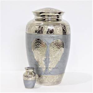 Urnes de crémation ailes d'ange de meilleure qualité pour cendres humaines Urne en cendres en laiton avec ailes gravées Urnes en laiton artisanales avec revêtement en émail - Product Image 4