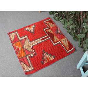 พรมวินเทจขนาด 2.4x2.4 ฟุต พรมตุรกีขนาดเล็ก พรมขนสัตว์สีแดงลายปะติด - Product Image 2