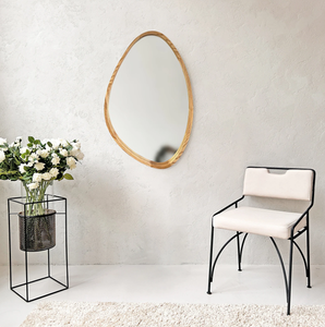 Espejo Ovalado de Roble Blanco Orgánico y Nogal Americano, Diseño de Marco de Madera Estilo Granja de Mediados de Siglo - Product Image 3