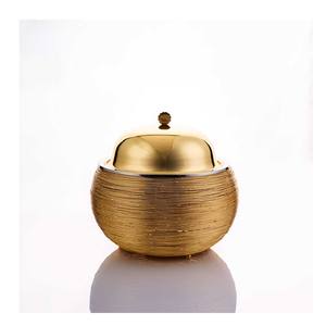 Plato de frotamiento redondo blanco y dorado - Product Image 6