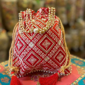 Diseñador superior hecho a mano Lucknowi Chikankari bordado Potli con cuentas de perlas bolso de mano Potli bolso con cordón para fiesta - Product Image 1