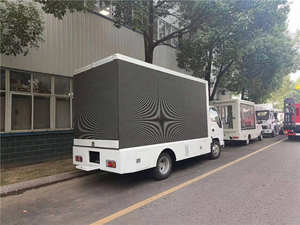 Camion d'affichage LED extérieur ISUZU 4*2 avec écran LED 3840*1728mm à vendre au Japon - Product Image 3