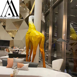 Escultura Geométrica <span class=keywords><strong>de</strong></span> <span class=keywords><strong>Jirafa</strong></span> <span class=keywords><strong>de</strong></span> Fibra <span class=keywords><strong>de</strong></span> Vidrio Moderna y Grande para Decoración <span class=keywords><strong>de</strong></span> Suelos <span class=keywords><strong>de</strong></span> Vestíbulos <span class=keywords><strong>de</strong></span> Hoteles y Centros <span class=keywords><strong>de</strong></span> Venta Inmobiliarios, en Pose <span class=keywords><strong>de</strong></span> Mirar - Product Image 1