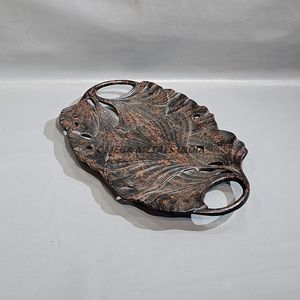 Bandeja marrón artística en forma de hoja con superficie texturizada perfecta para exhibir postres y mejorar la decoración de la Mesa - Product Image 2