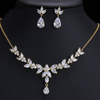 Vente en gros de bijoux de mariage en zircon cubique ensemble de boucles d'oreilles et collier pour mariée en or
