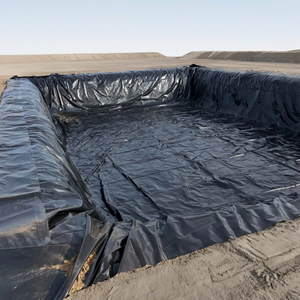 Géomembrane HDPE texturée noire anti-UV pour revêtement de pente, stockage minier, pisciculture, élevage de crevettes, déchiquetage, barrage, durée de vie 50 ans - Product Image 1