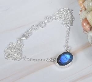 Collier ovale en Labradorite taillée en argent sterling 925 fait à la main avec plaqué or style vintage pour fiançailles ou cadeau de Noël - Product Image 4