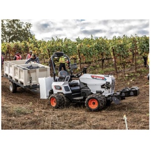 Choisissez ce tracteur utilitaire Bobcat AT450 fiable, doté d'une puissance de 32 chevaux et d'une conception à double roues motrices. - Product Image 4