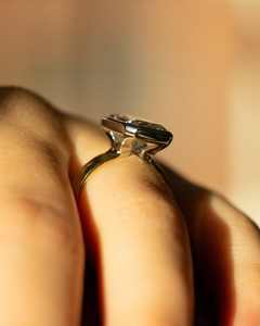 11x9mm Radiant Cut Moissanite Bezel Solitaire Bague de fiançailles en or | Bijoux de mariage modernes - Product Image 3