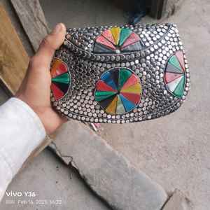 Sacs en métal de mosaïque conçus géométriques faits sur commande avec des embellissements de verre de nacre de résine et de coquille pour la revente - Product Image 4