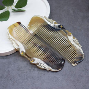 Peigne en corne naturelle écologique, poli à la main, artisanat traditionnel pour une beauté et un bien-être durables - Product Image 4