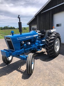 Tracteurs Ford de qualité conçus pour les travaux agricoles exigeants, commandez dès maintenant pour une livraison rapide directement sur votre ferme - Product Image 2