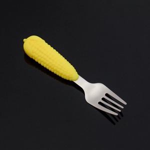 Ensemble de couverts en acier inoxydable avec motif de maïs jaune amusant, idéal pour les repas quotidiens des enfants, les repas en famille et les fêtes - Product Image 6