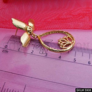 Boucles d'oreilles pendantes plaquées or faites à la main SKU5907 Bijoux de mode élégants - Product Image 4