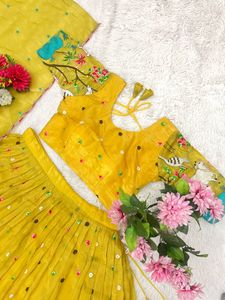 Blusa Sari de seda india de alta calidad con estilo, hermosas mangas de mariposa, ropa festiva informal brillante, fiestas de bodas para mujer - Product Image 2