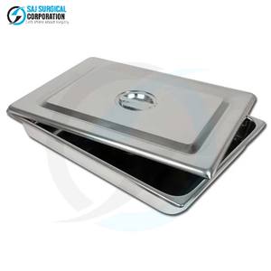 Plateau à instruments manuel autoclavable en acier inoxydable avec couvercle, utilisation polyvalente pour la stérilisation et le stockage sécurisé des instruments - Product Image 1